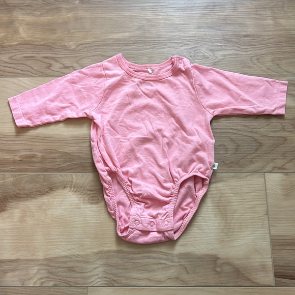 ‼️ SOLD ‼️ Little green & co. long sleeve diaper shirts - Picture 4 of 4